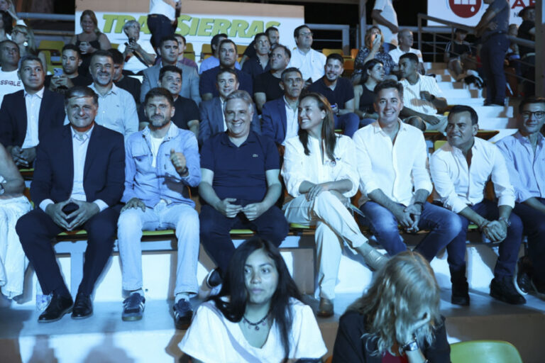 Llaryora en el festival de Cosquín: “Venimos a ratificar el apoyo a la cultura y a los festivales”