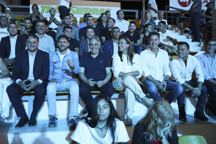 Llaryora en el festival de Cosquín: “Venimos a ratificar el apoyo a la cultura y a los festivales”