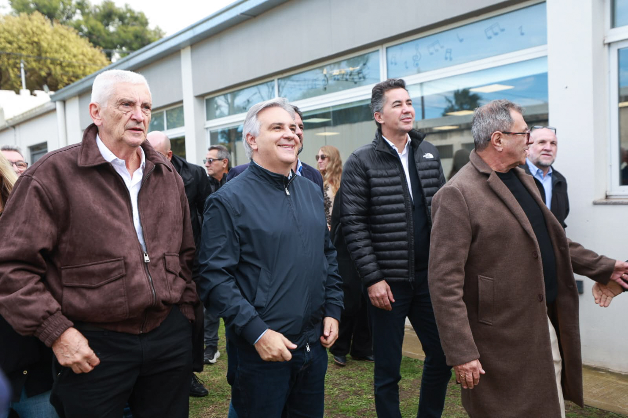 Llaryora anunció obras, viviendas y aportes a Camilo Aldao, General Baldissera y Colonia Barge