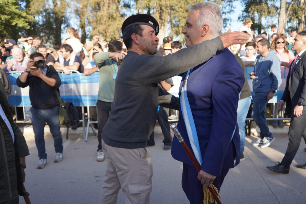 25 de Mayo: Llaryora pidió por la “unidad de los argentinos”