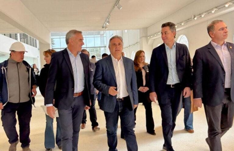 Las Varillas: el gobernador supervisó la etapa final de la sede regional de la UPC