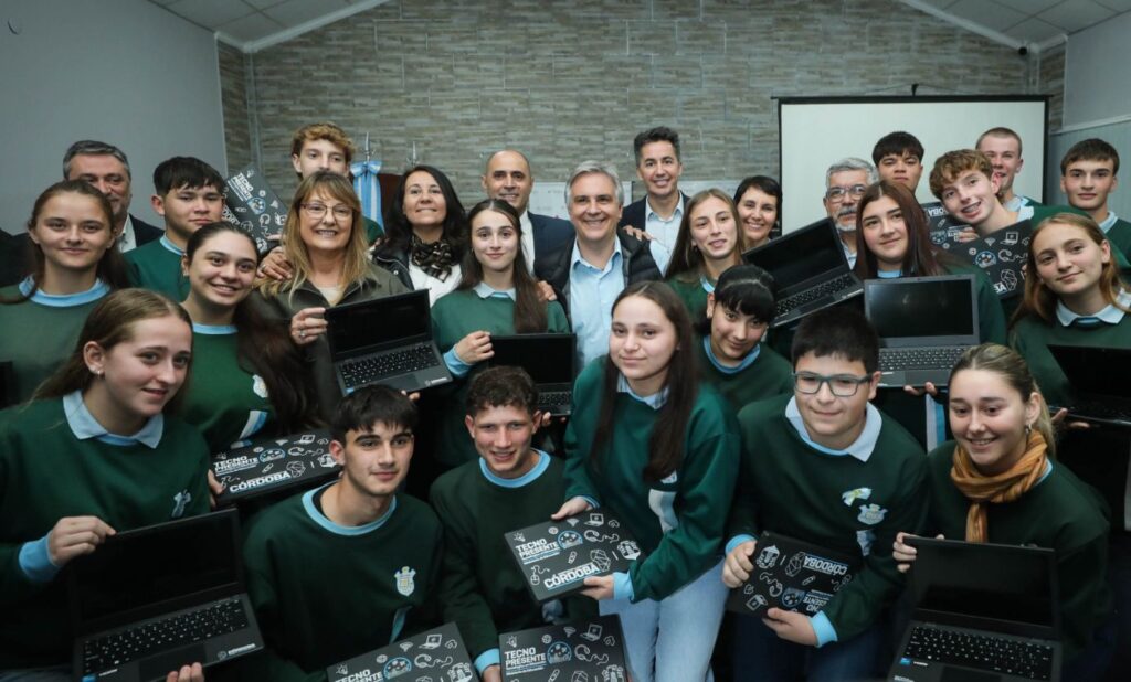 Llaryora finalizó su recorrida por el departamento San Justo visitando El Arañado, Alicia y El Fortín